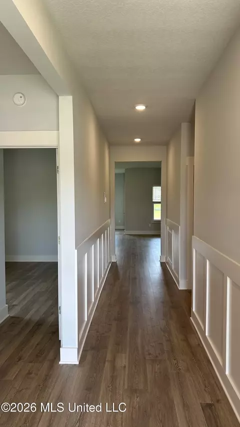 Entry Way - 5424 Braham Dr, Olive Branch, MS 38654 photo 1 of 3