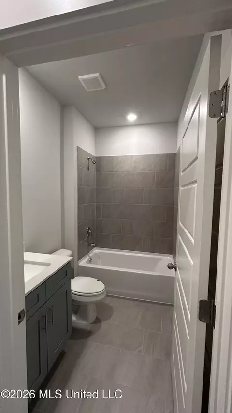 Bath - 5424 Braham Dr, Olive Branch, MS 38654 photo 3 of 3