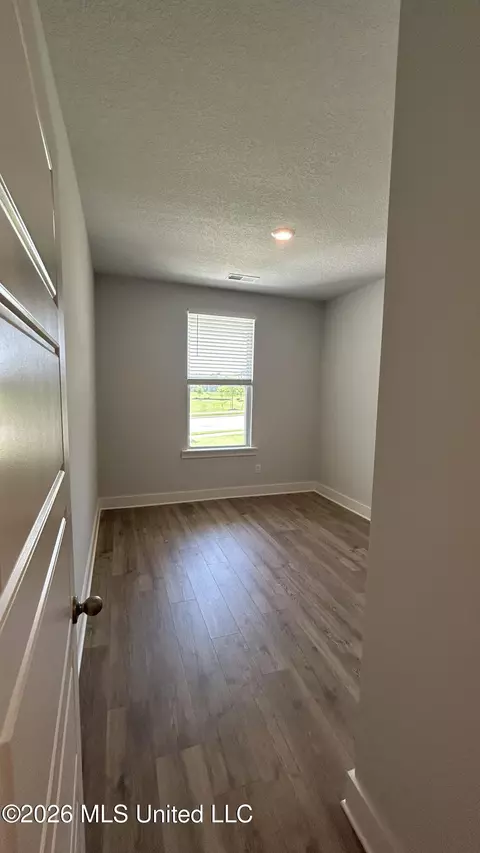 Entry Way - 5424 Braham Dr, Olive Branch, MS 38654 photo 3 of 3