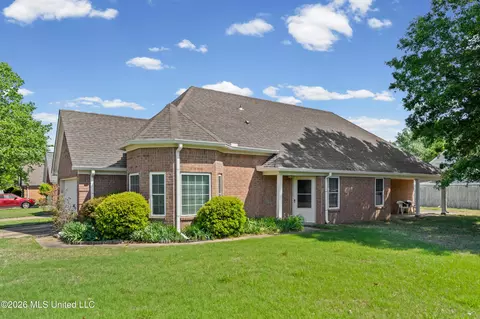 5788 Alexandria Ln, Southaven, MS 38671