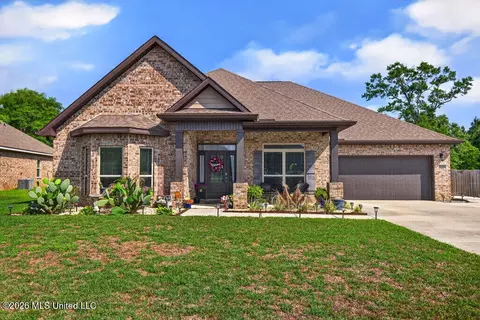 10711 Chapelwood Dr, Gulfport, MS 39503
