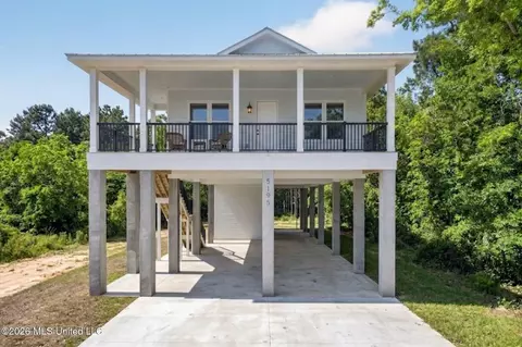5195 Pointset Ave, Bay Saint Louis, MS 39520