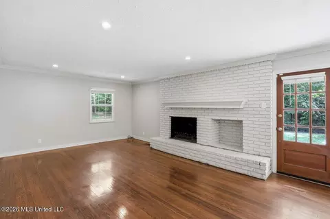 Living - 1649 E Northside Dr, Jackson, MS 39211 photo 3 of 4
