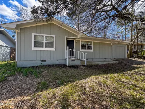 351 Lawrence Rd, Jackson, MS 39206