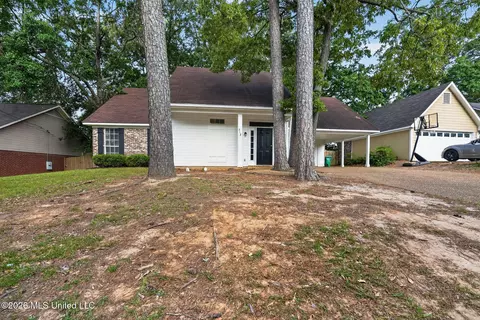 713 Glen Burne Ln, Ridgeland, MS 39157