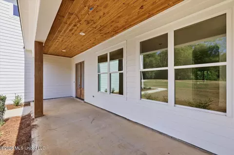 Exterior - 137 View Pointe Dr, Clinton, MS 39056 photo 6 of 14
