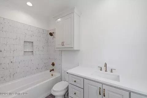 Bath - 137 View Pointe Dr, Clinton, MS 39056 photo 6 of 8