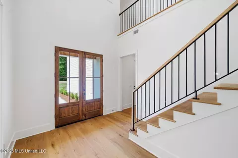 Entry Way - 137 View Pointe Dr, Clinton, MS 39056 photo 2 of 5