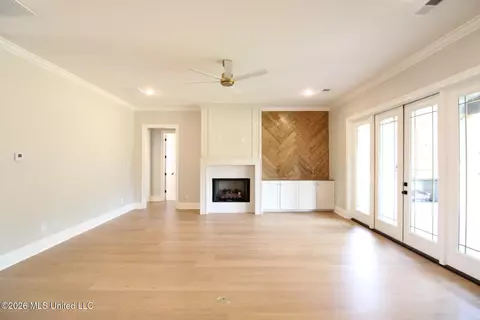 Living - 282 Oakworth Dr, Hernando, MS 38632 photo 1 of 1