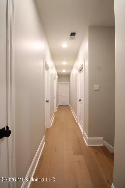 Entry Way - 282 Oakworth Dr, Hernando, MS 38632 photo 5 of 5