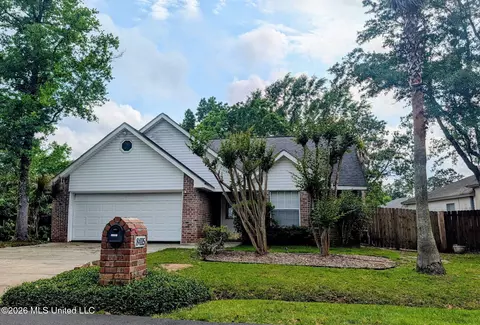 84115 Lola Dr, Diamondhead, MS 39525