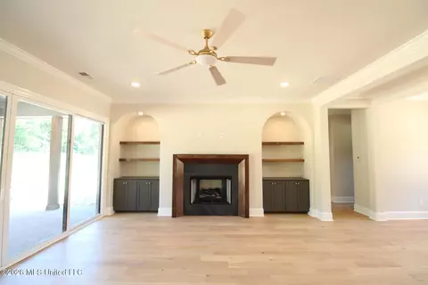 Living - 5220 Sophia Ln, Hernando, MS 38632 photo 1 of 1