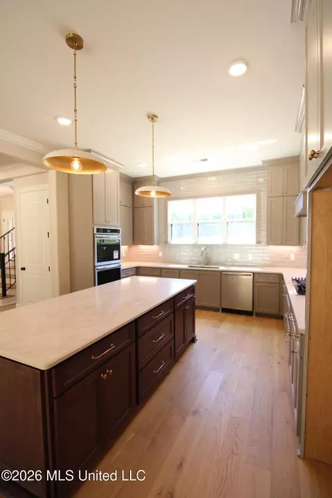 Kitchen - 5220 Sophia Ln, Hernando, MS 38632 photo 1 of 2