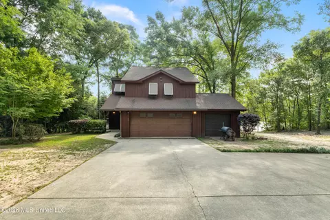23 Scenic Pt, Lumberton, MS 39455