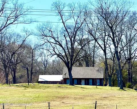 33 Lawrence Rd, Natchez, MS 39120