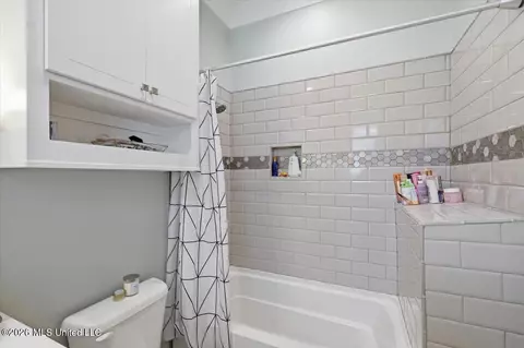 Bath - 1009 Sapphire Xing, Flowood, MS 39232 photo 6 of 8