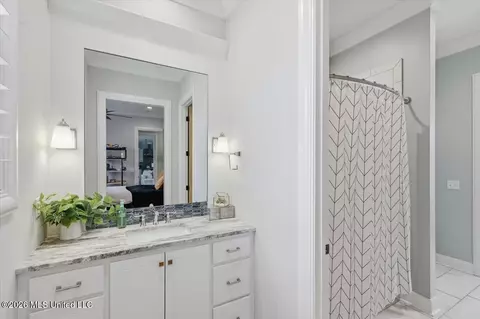 Bath - 1009 Sapphire Xing, Flowood, MS 39232 photo 7 of 8