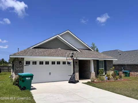 14017 Oak Arbor Dr, Gulfport, MS 39503