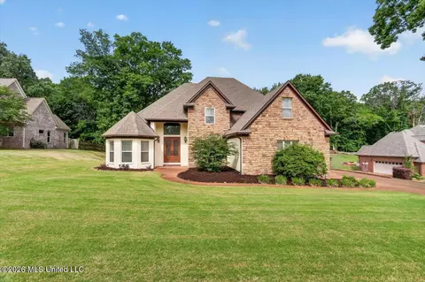 4213 W Dickens Place Dr, Southaven, MS 38672