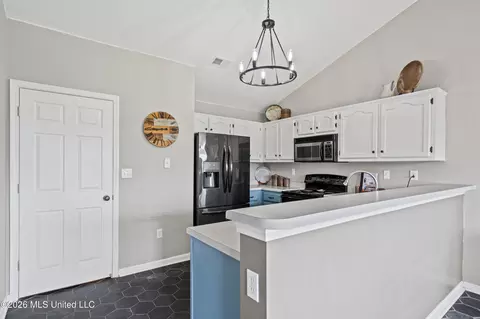 Kitchen - 6365 Oak Leaf Dr, Olive Branch, MS 38654 photo 1 of 2