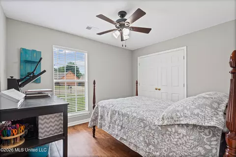 Bedroom - 6365 Oak Leaf Dr, Olive Branch, MS 38654 photo 3 of 5