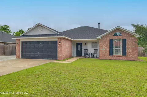 3212 N 5th St, Ocean Springs, MS 39564