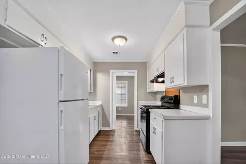 Entry Way - 3009 Suncrest Dr, Jackson, MS 39212 photo 4 of 5
