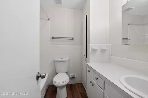 Bath - 3009 Suncrest Dr, Jackson, MS 39212 photo 3 of 4