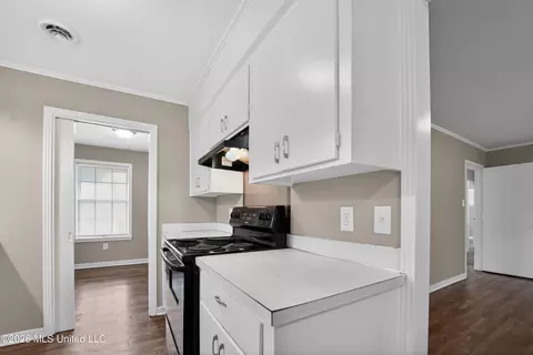 Entry Way - 3009 Suncrest Dr, Jackson, MS 39212 photo 3 of 5