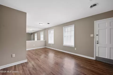 Living - 3009 Suncrest Dr, Jackson, MS 39212 photo 1 of 15