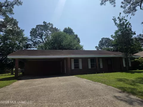 607 Temple Dr, Gulfport, MS 39503