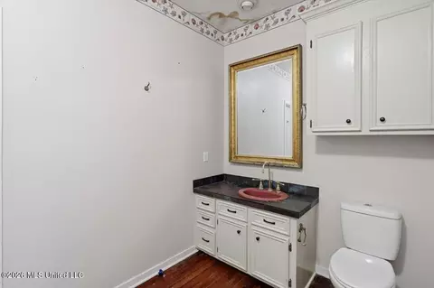 Bath - 112 Michel St, Brandon, MS 39042 photo 2 of 5