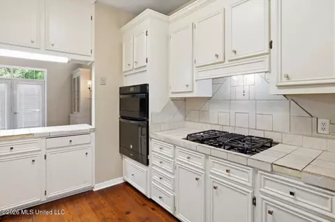 Kitchen - 112 Michel St, Brandon, MS 39042 photo 2 of 4