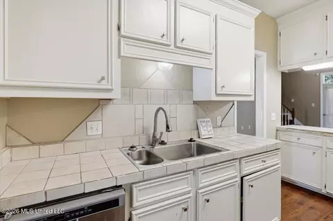 Kitchen - 112 Michel St, Brandon, MS 39042 photo 3 of 4