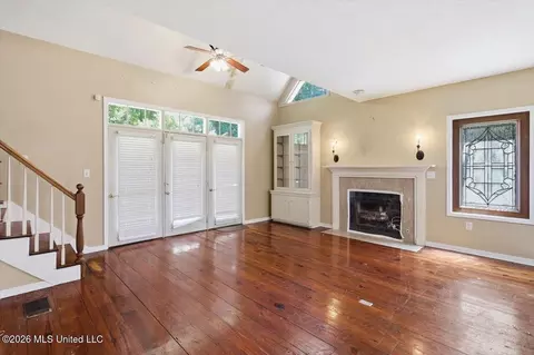 Living - 112 Michel St, Brandon, MS 39042 photo 1 of 5