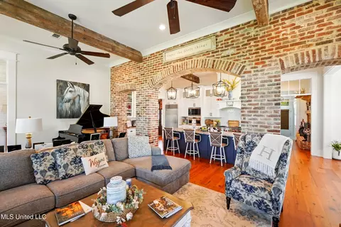 Living - 110 Tyner Branch Rd, Wiggins, MS 39577 photo 3 of 7