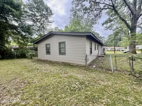 Exterior - 130 Wacker Dr, Jackson, MS 39206 photo 3 of 4