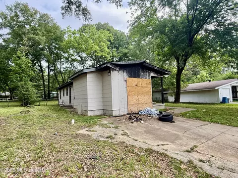 Exterior - 130 Wacker Dr, Jackson, MS 39206 photo 2 of 4