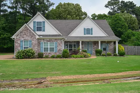 4938 Pleasant Breeze Dr, Olive Branch, MS 38654