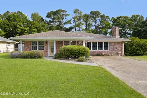 15412 Anderson Dr, Biloxi, MS 39532