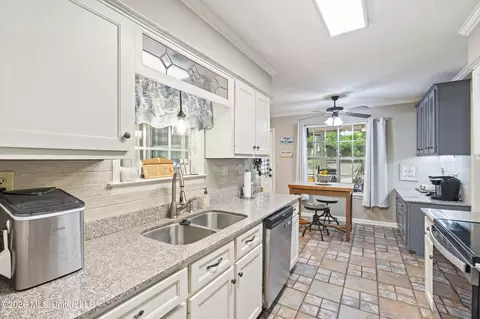 Kitchen - 4513 Big Horn Dr, Nesbit, MS 38651 photo 1 of 3