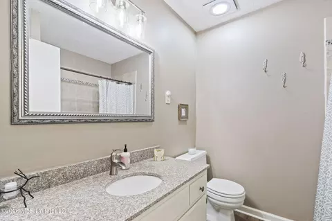 Bath - 4513 Big Horn Dr, Nesbit, MS 38651 photo 2 of 2