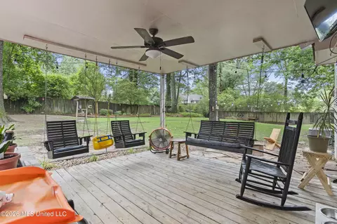 Exterior - 4513 Big Horn Dr, Nesbit, MS 38651 photo 4 of 11