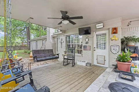Exterior - 4513 Big Horn Dr, Nesbit, MS 38651 photo 3 of 11