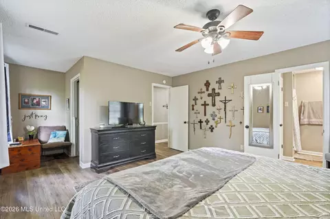 Bedroom - 4513 Big Horn Dr, Nesbit, MS 38651 photo 2 of 5