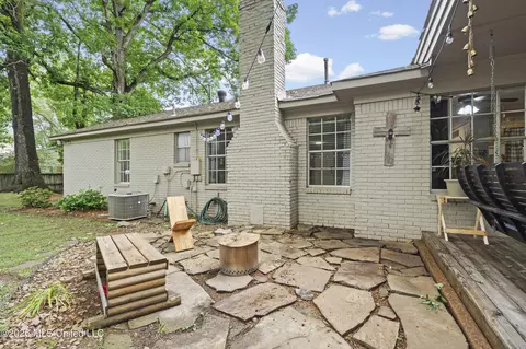 Exterior - 4513 Big Horn Dr, Nesbit, MS 38651 photo 5 of 11