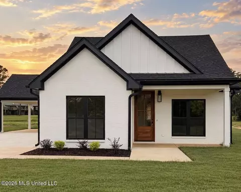 1 Three Oaks Villas Dr, Gautier, MS 39553