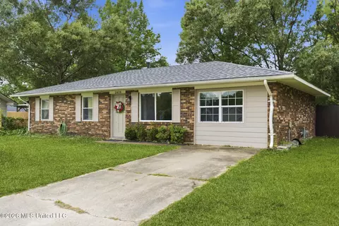 2616 W Angela Cir, Gulfport, MS 39503