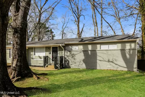 620 Heather Ln, Jackson, MS 39206
