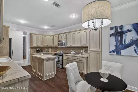 Kitchen - 668 Hazelton Dr, Madison, MS 39110 photo 1 of 3